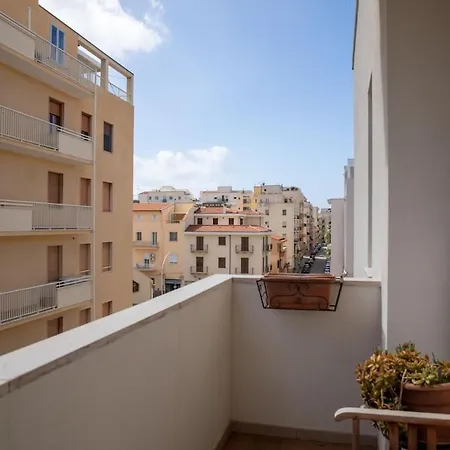 500mt By The Sea - *