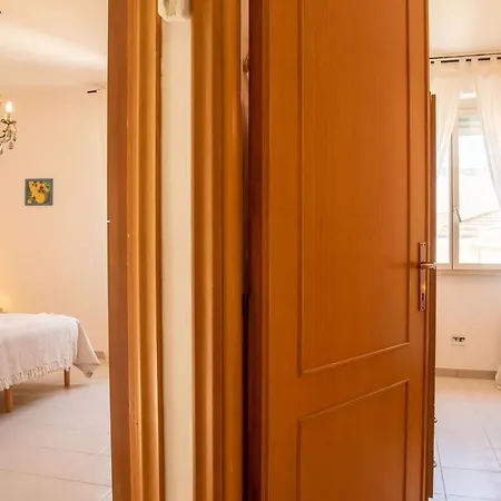 Apartament 500mt By The Sea - *